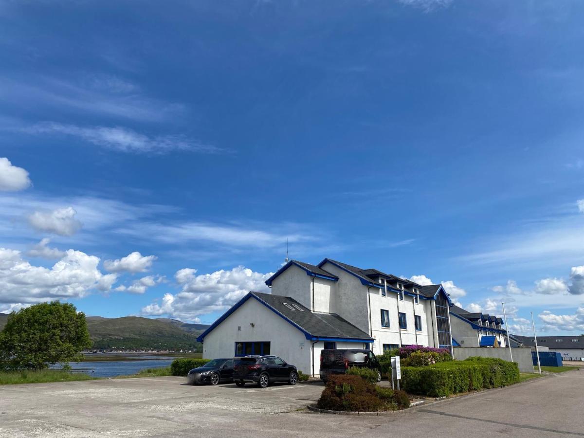 Waterfront Lodge - Accommodation Only Fort William Exteriör bild
