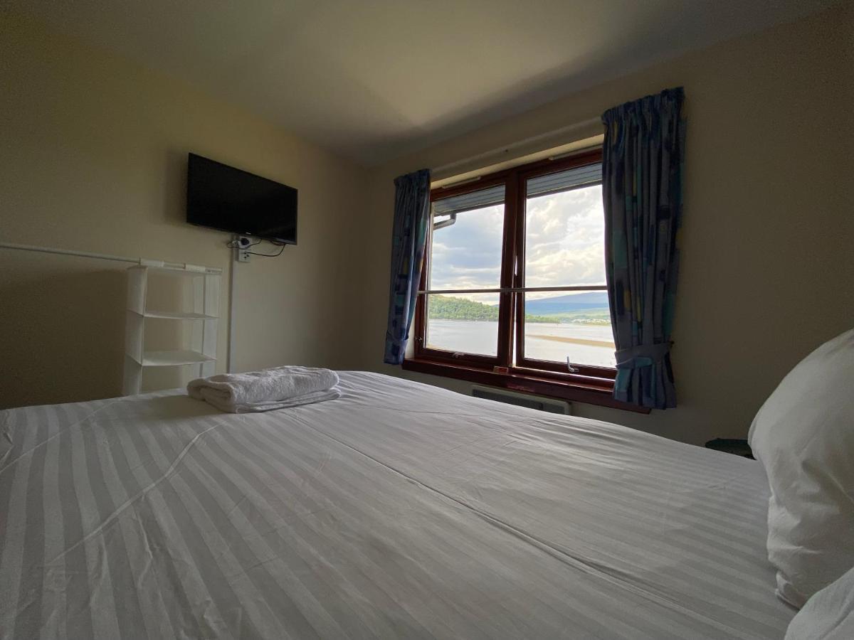Waterfront Lodge - Accommodation Only Fort William Exteriör bild