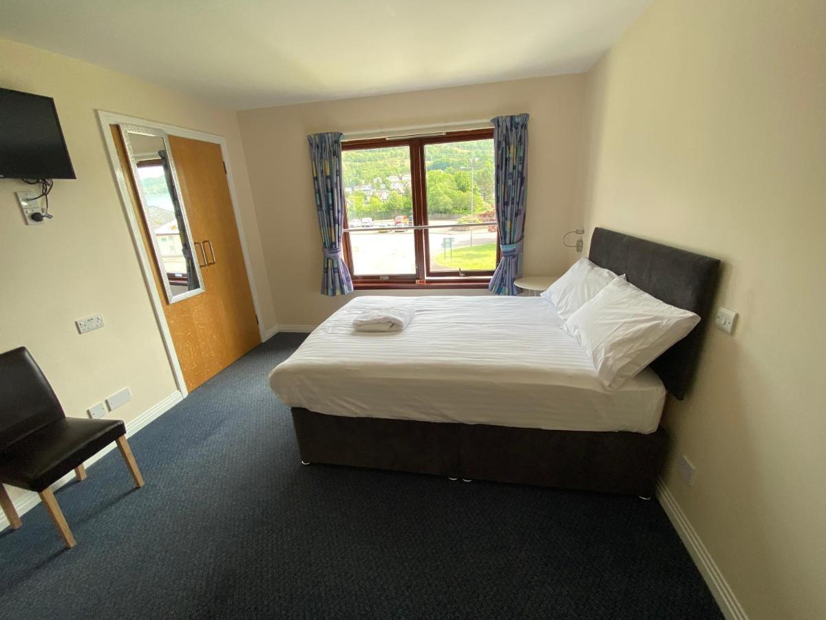 Waterfront Lodge - Accommodation Only Fort William Exteriör bild