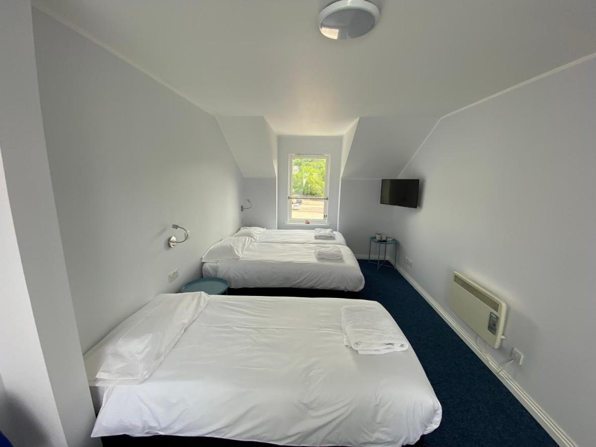 Waterfront Lodge - Accommodation Only Fort William Exteriör bild